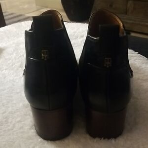 Tommy HIlfiger's Black Leather Dress Shoes